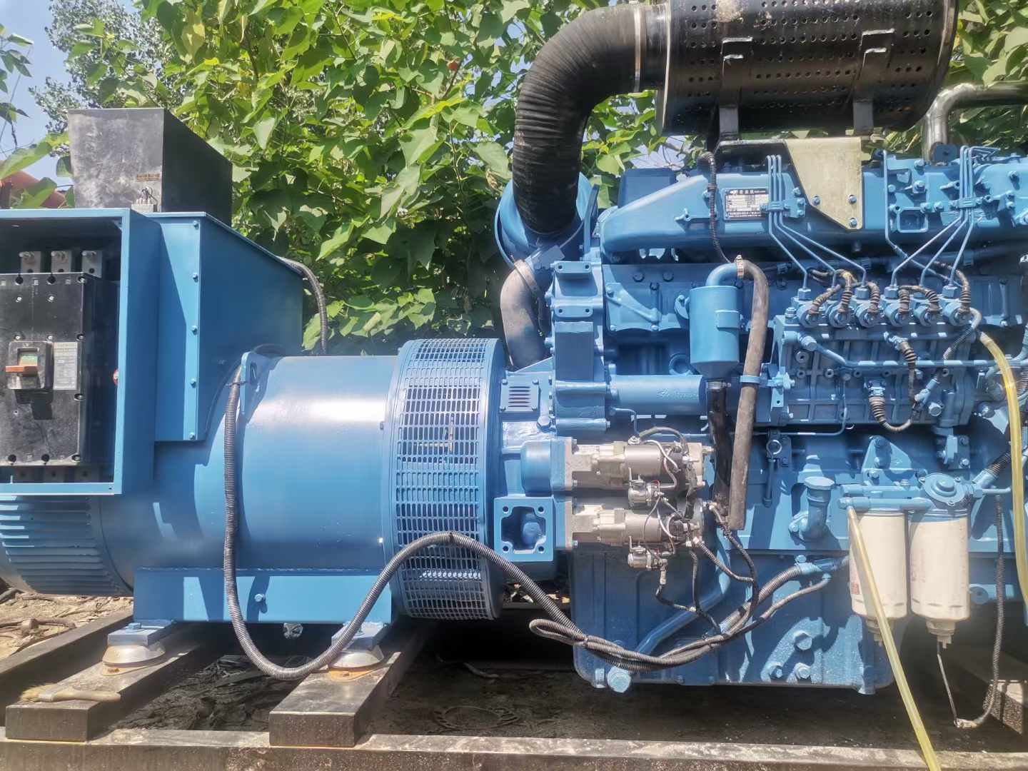 建始详细说明降低 800kW 柴油发电机输出电流波动的方法