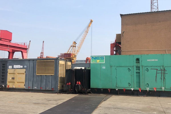 建始发电机出租空气滤清器的清洁频率是多少？