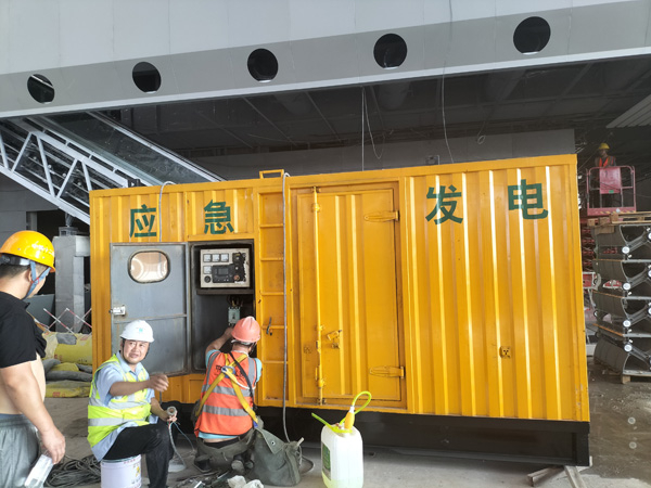 建始怎样判断空气滤清器是否需要更换？