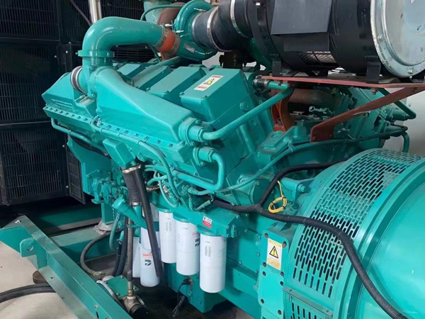 建始更换100kW柴油发电机组机油时，需要注意哪些事项？