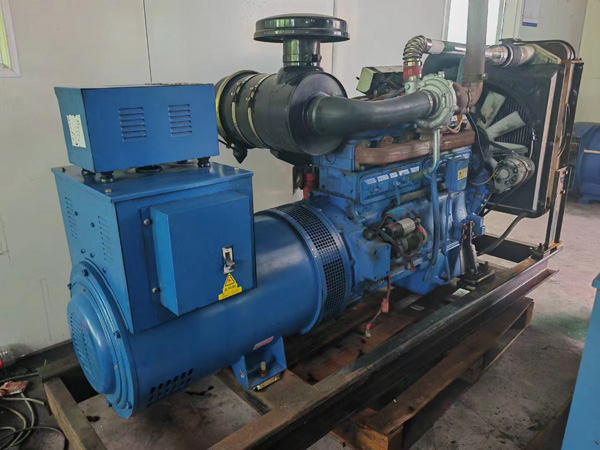 建始100kW柴油发电机组使用多级机油有哪些优缺点？